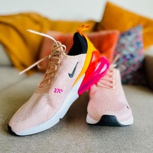 Women's Nike 270 Size 9 Pink, Fuchsia, Orange Shoes